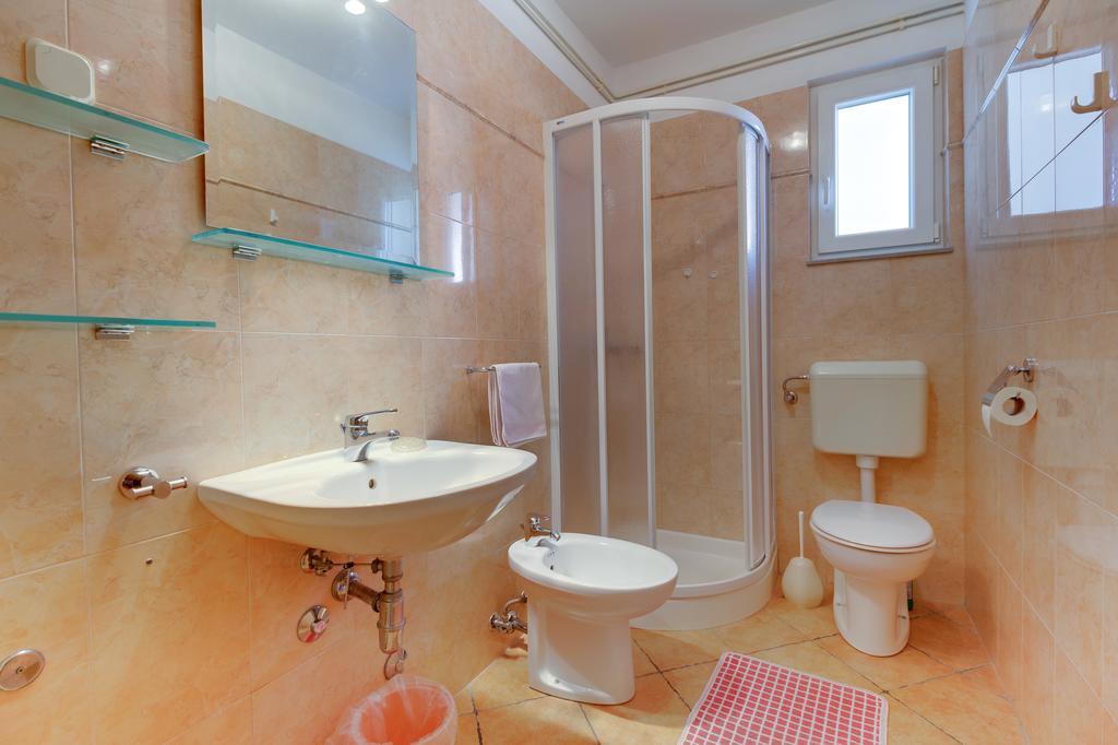 Apartmani Dorita Mali Lošinj Eksteriør bilde
