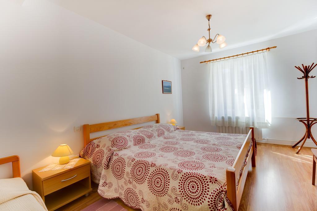 Apartmani Dorita Mali Lošinj Eksteriør bilde