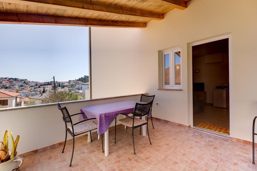Apartmani Dorita Mali Lošinj Eksteriør bilde