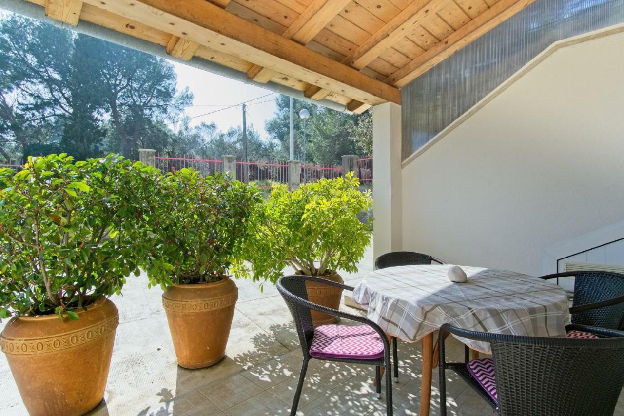 Apartmani Dorita Mali Lošinj Eksteriør bilde