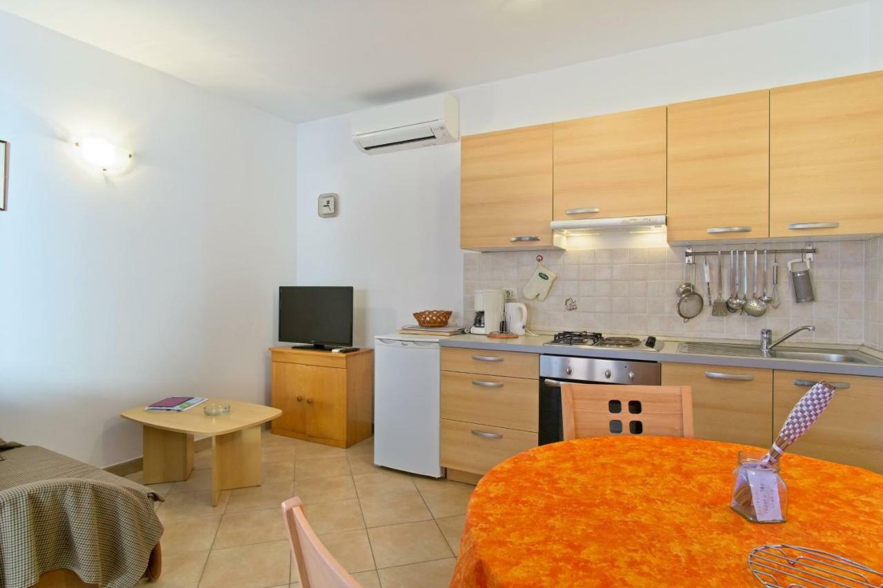Apartmani Dorita Mali Lošinj Eksteriør bilde