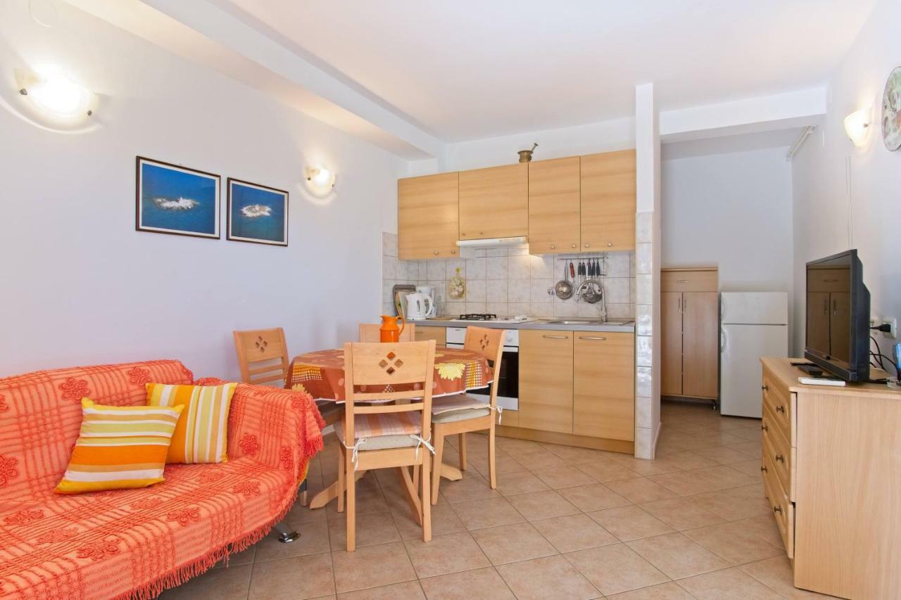 Apartmani Dorita Mali Lošinj Eksteriør bilde