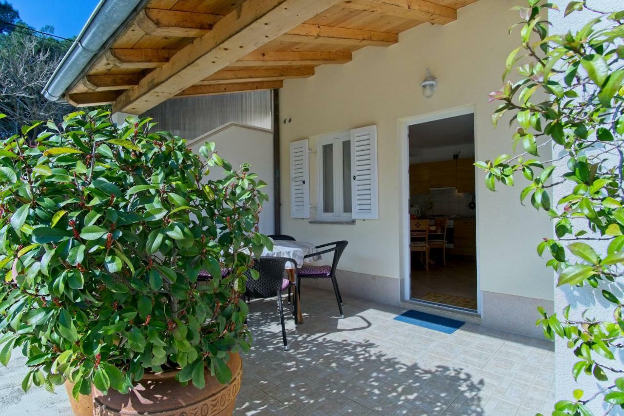 Apartmani Dorita Mali Lošinj Eksteriør bilde